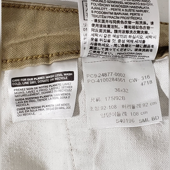 Levi's "customized" cargo pants. Great worn in condition. Mens 36" - Picture 3 of 11